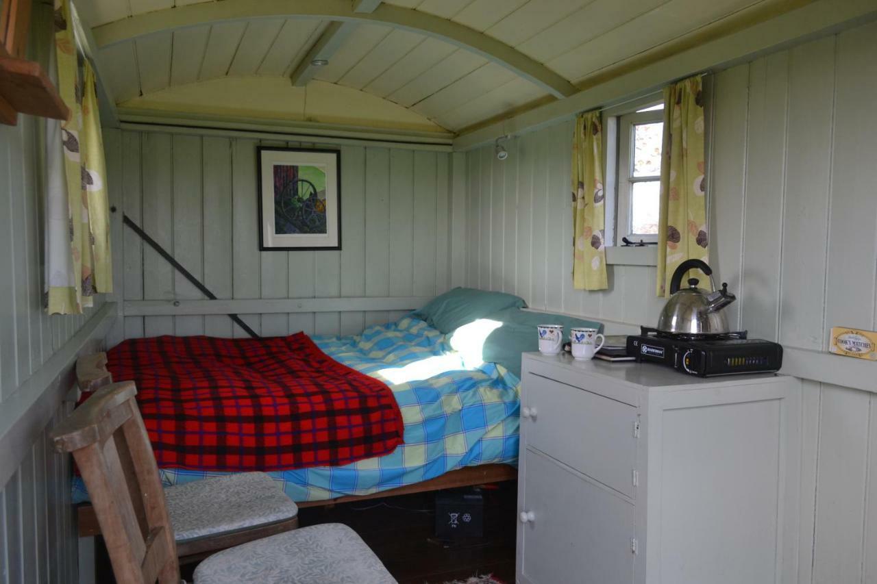 Shepherd'S Hut Hotel Blandford Forum Exterior photo