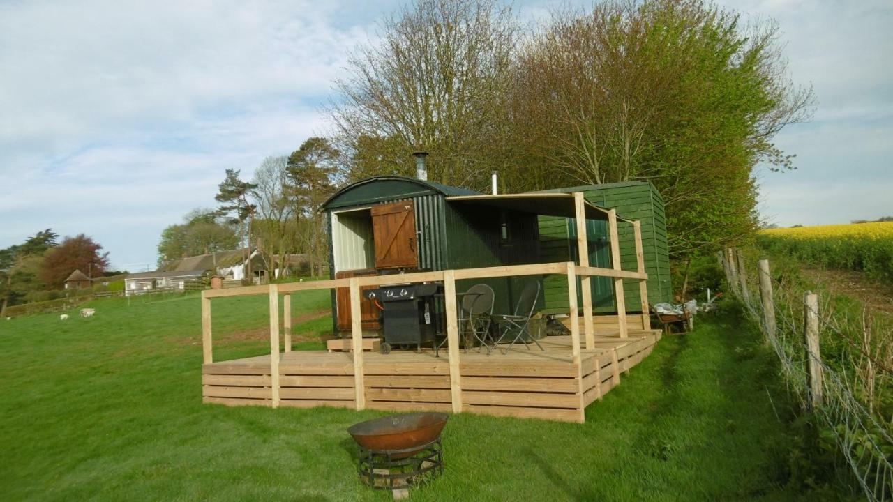 Shepherd'S Hut Hotel Blandford Forum Exterior photo