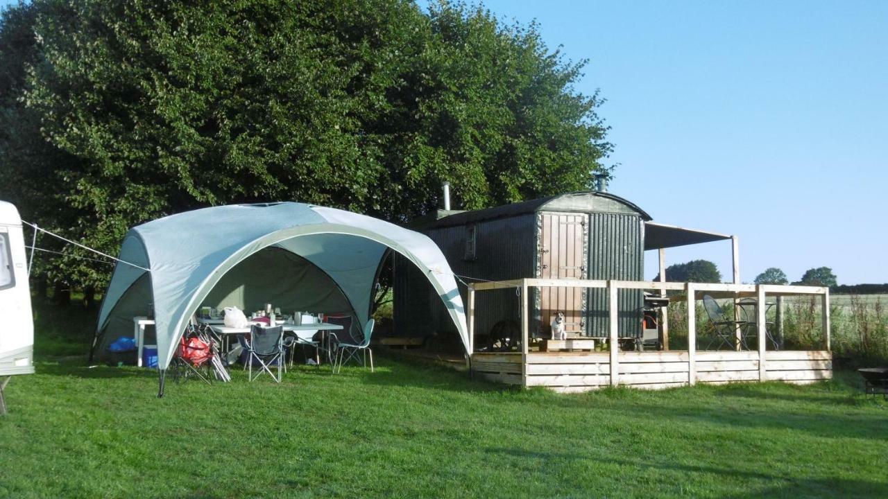 Shepherd'S Hut Hotel Blandford Forum Exterior photo